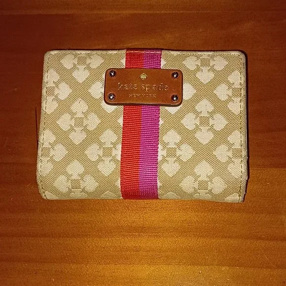 Kate Spade Wallet - Picture 1 of 4